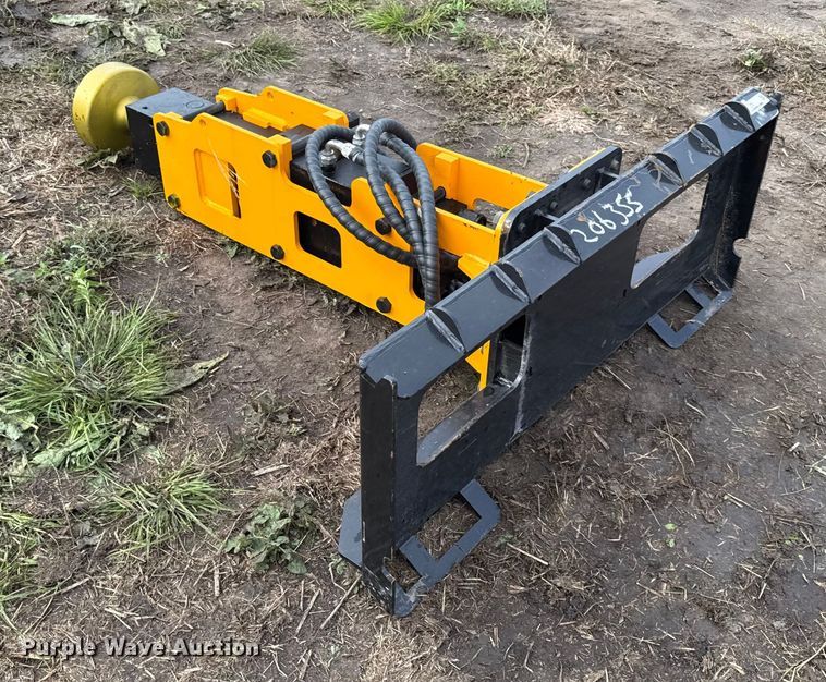 image for item DY8279 2025 GIYI D680 skid steer post driver
