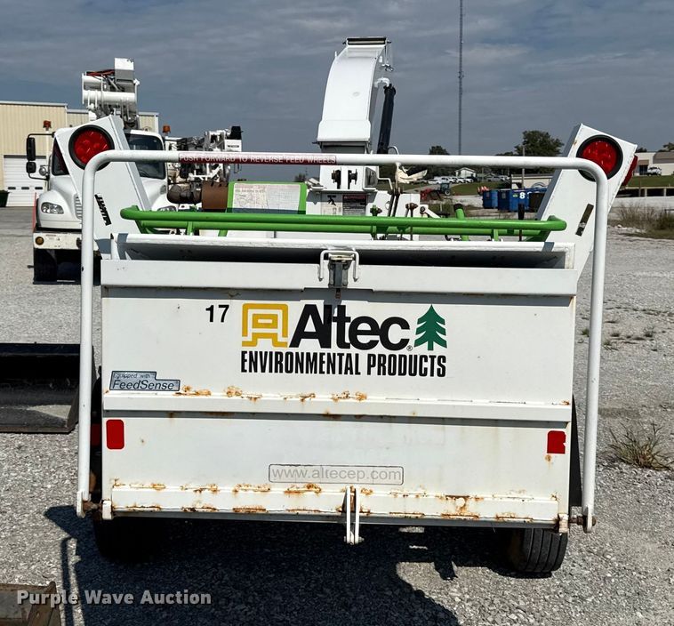 image for item DY8290 2012 Altec CFD-1217 wood chipper