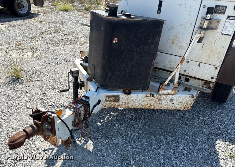 image for item DY8290 2012 Altec CFD-1217 wood chipper