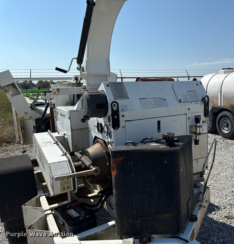image for item DY8290 2012 Altec CFD-1217 wood chipper