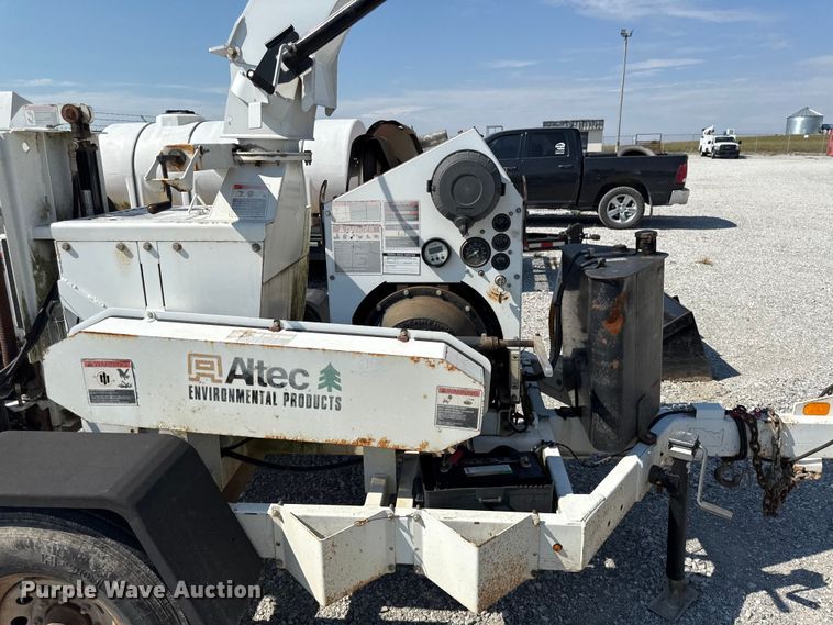 image for item DY8290 2012 Altec CFD-1217 wood chipper