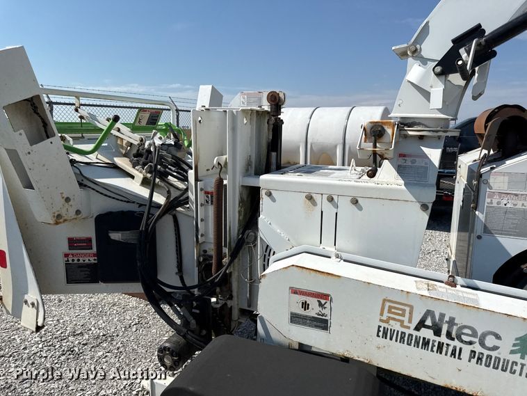 image for item DY8290 2012 Altec CFD-1217 wood chipper