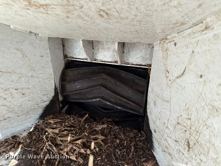 image for item DY8290 2012 Altec CFD-1217 wood chipper