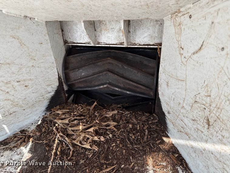 image for item DY8290 2012 Altec CFD-1217 wood chipper