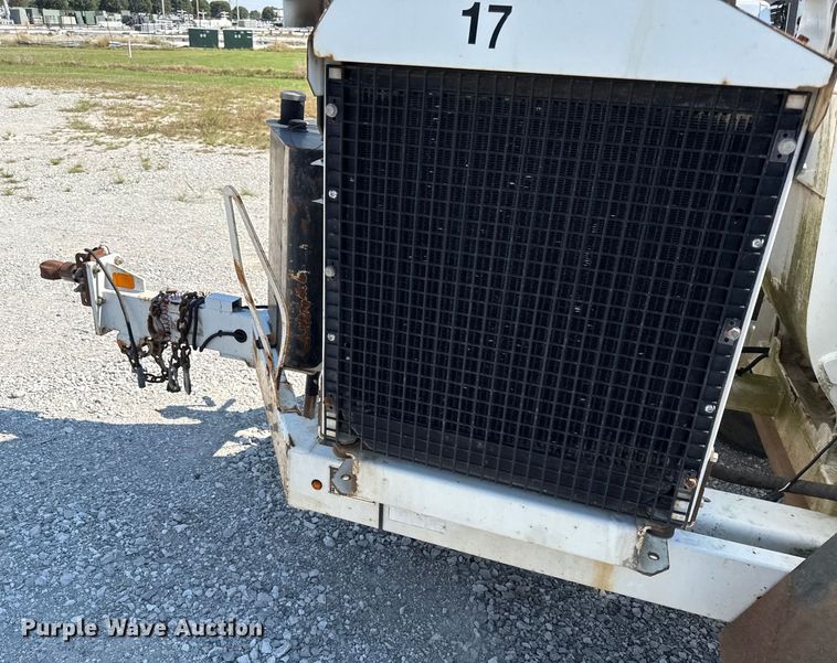 image for item DY8290 2012 Altec CFD-1217 wood chipper