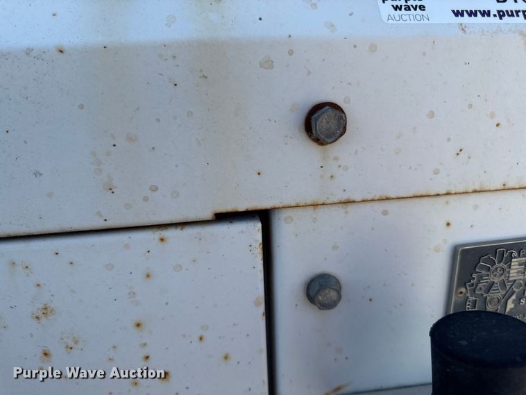 image for item DY8290 2012 Altec CFD-1217 wood chipper