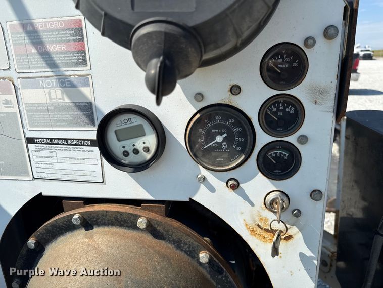 image for item DY8290 2012 Altec CFD-1217 wood chipper