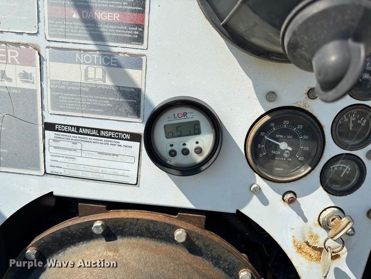 image for item DY8290 2012 Altec CFD-1217 wood chipper