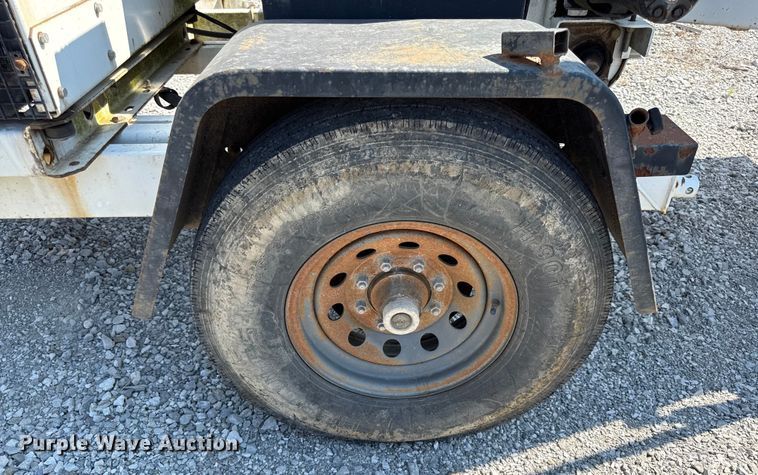 image for item DY8290 2012 Altec CFD-1217 wood chipper