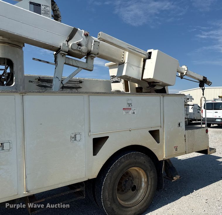 image for item DY8291 2012 Freightliner Business Class M2 bucket truck