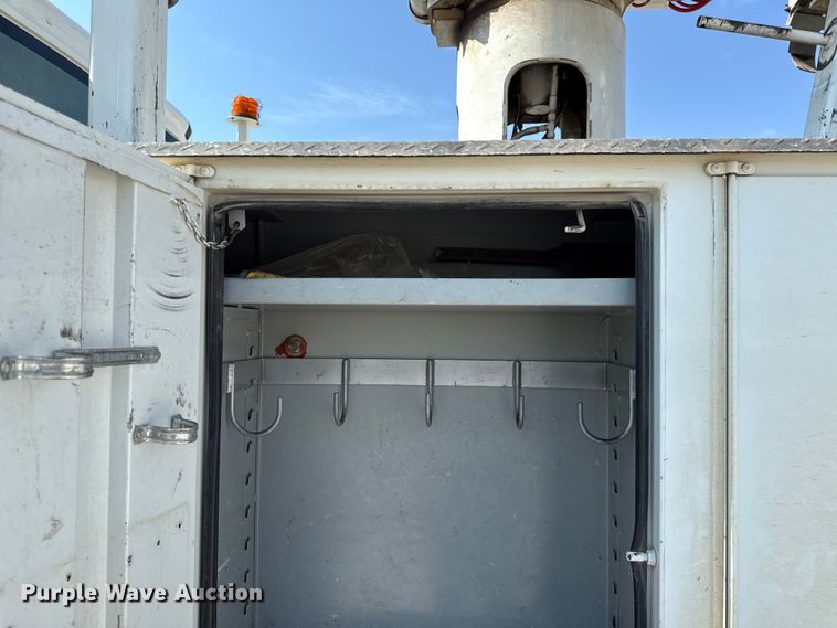 image for item DY8291 2012 Freightliner Business Class M2 bucket truck