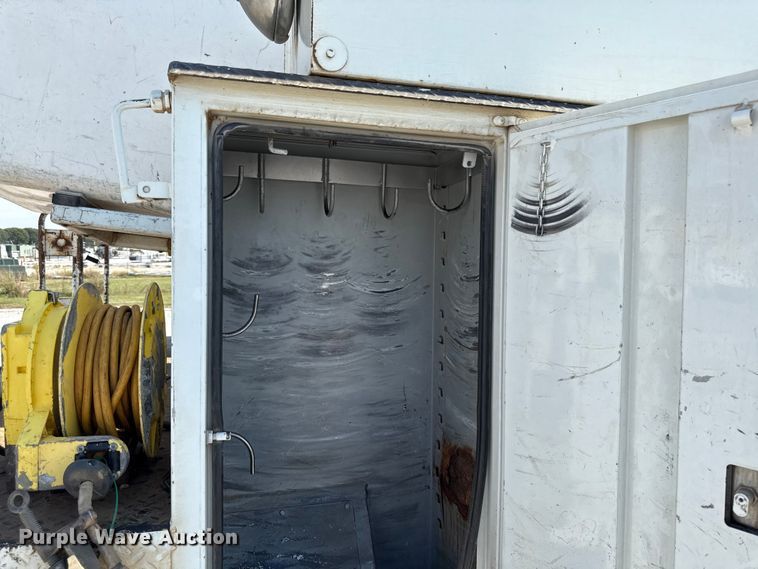 image for item DY8291 2012 Freightliner Business Class M2 bucket truck