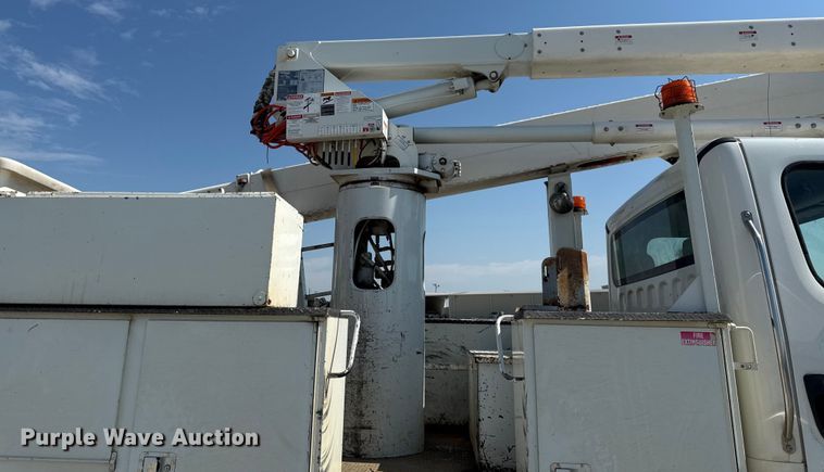 image for item DY8291 2012 Freightliner Business Class M2 bucket truck