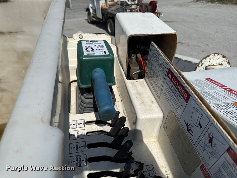 image for item DY8291 2012 Freightliner Business Class M2 bucket truck