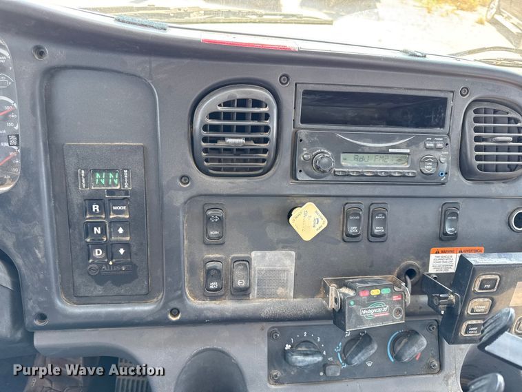 image for item DY8291 2012 Freightliner Business Class M2 bucket truck