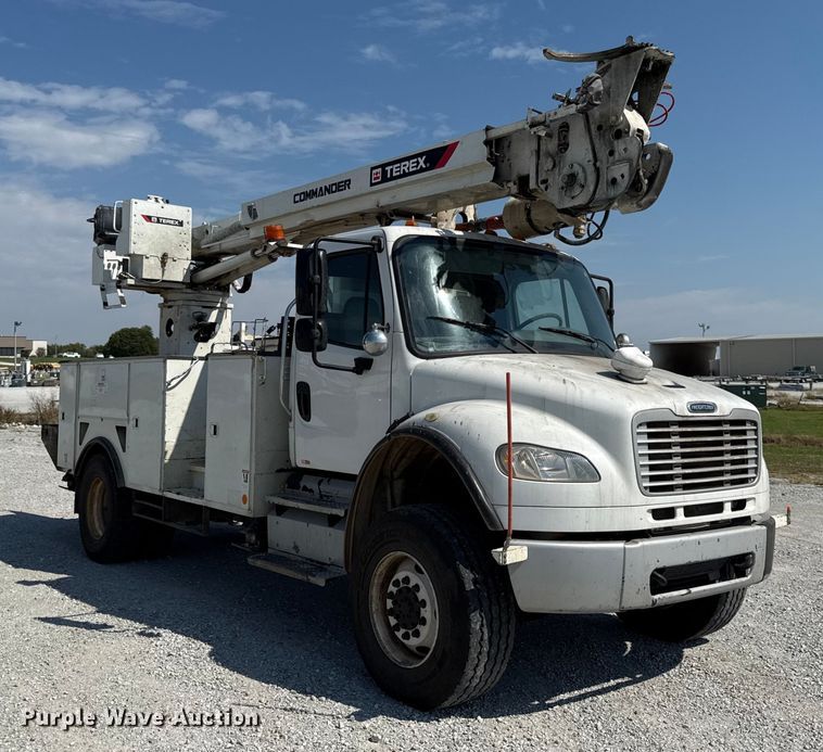 image for item DY8293 2013 Freightliner Business Class M2 digger derrick truck