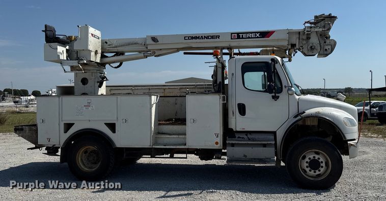 image for item DY8293 2013 Freightliner Business Class M2 digger derrick truck