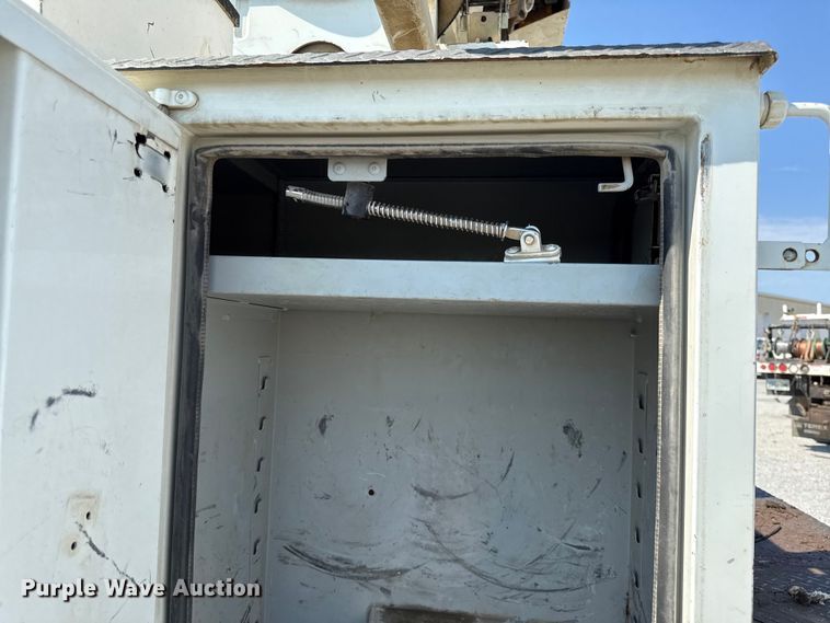 image for item DY8293 2013 Freightliner Business Class M2 digger derrick truck