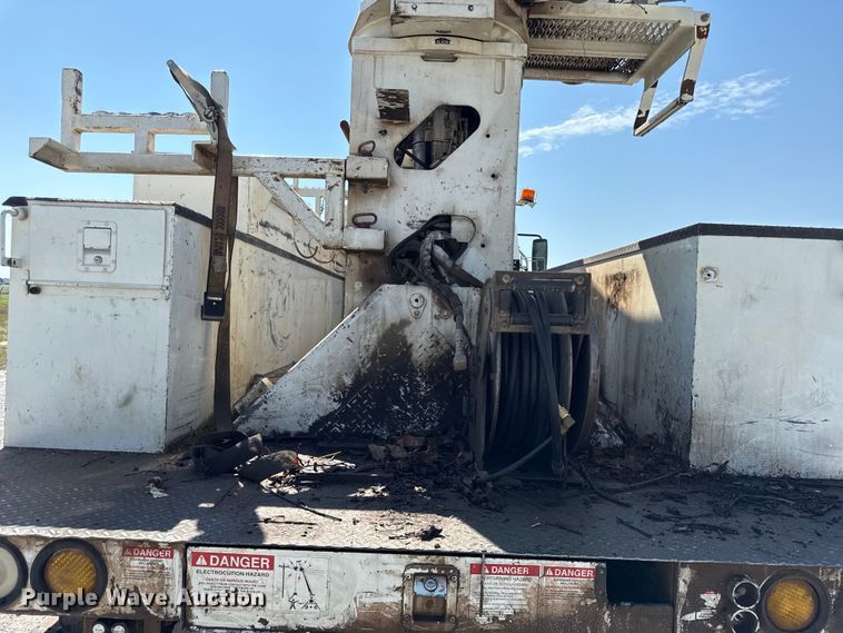 image for item DY8293 2013 Freightliner Business Class M2 digger derrick truck