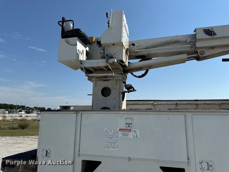 image for item DY8293 2013 Freightliner Business Class M2 digger derrick truck