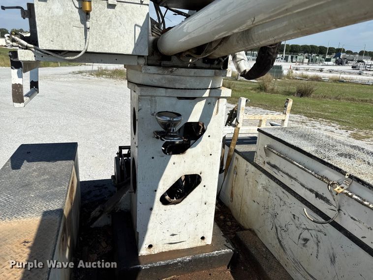 image for item DY8293 2013 Freightliner Business Class M2 digger derrick truck