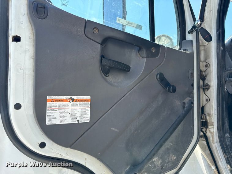 image for item DY8293 2013 Freightliner Business Class M2 digger derrick truck