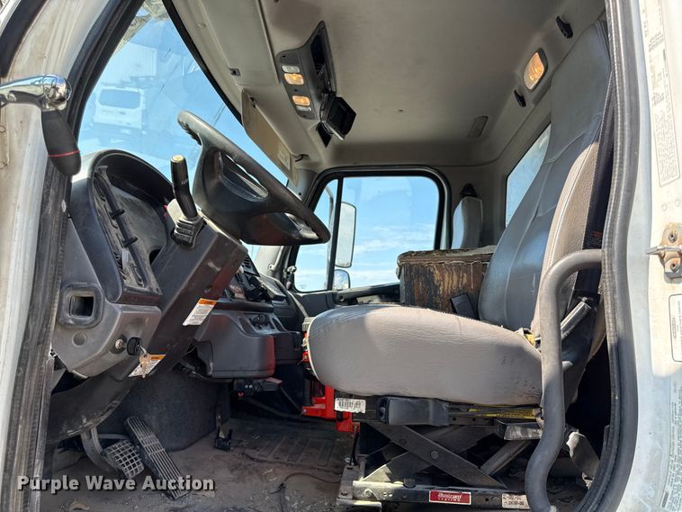 image for item DY8293 2013 Freightliner Business Class M2 digger derrick truck