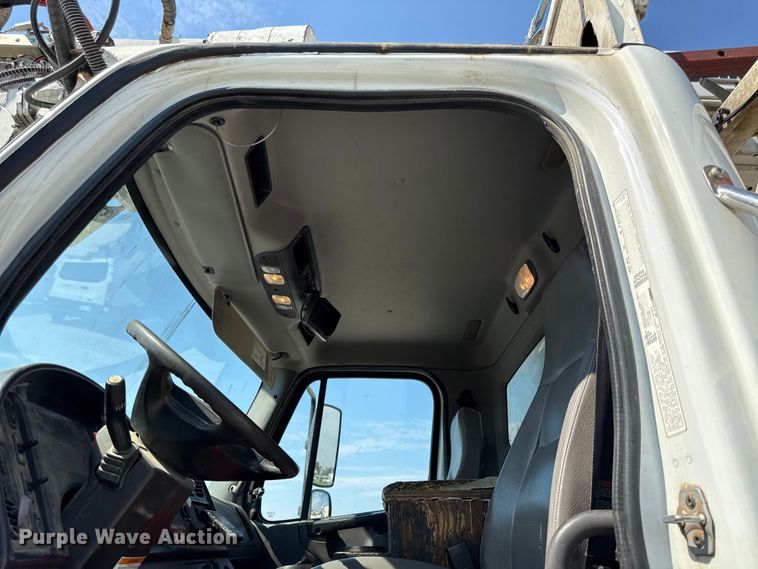 image for item DY8293 2013 Freightliner Business Class M2 digger derrick truck