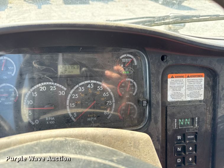 image for item DY8293 2013 Freightliner Business Class M2 digger derrick truck