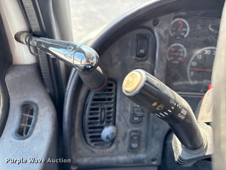 image for item DY8293 2013 Freightliner Business Class M2 digger derrick truck