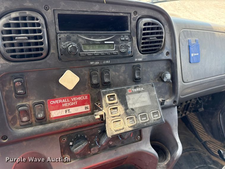 image for item DY8293 2013 Freightliner Business Class M2 digger derrick truck