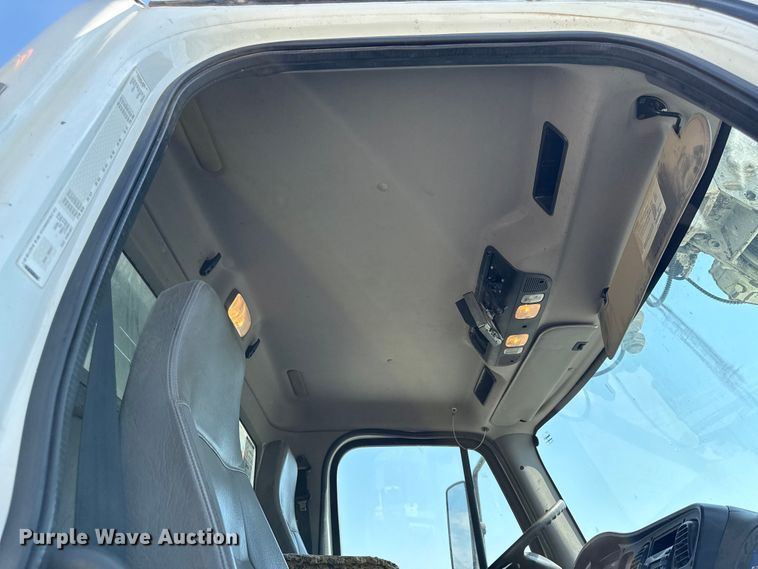 image for item DY8293 2013 Freightliner Business Class M2 digger derrick truck