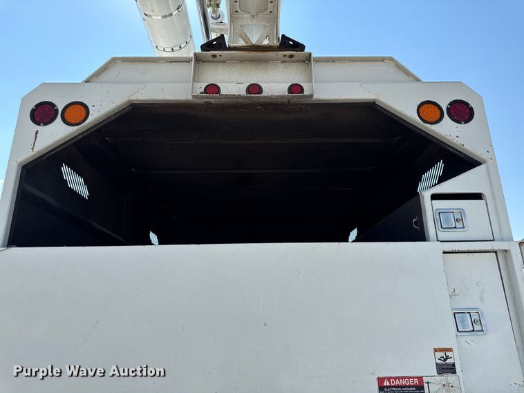 image for item DY8294 2013 International 4300 forestry bucket truck