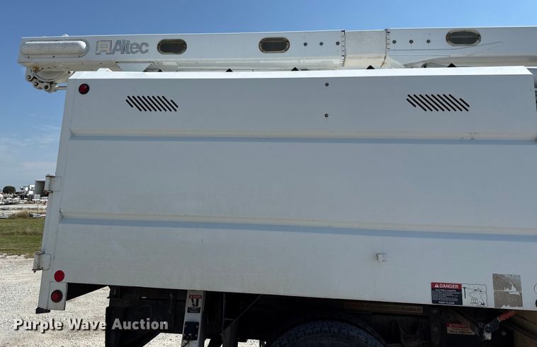 image for item DY8294 2013 International 4300 forestry bucket truck