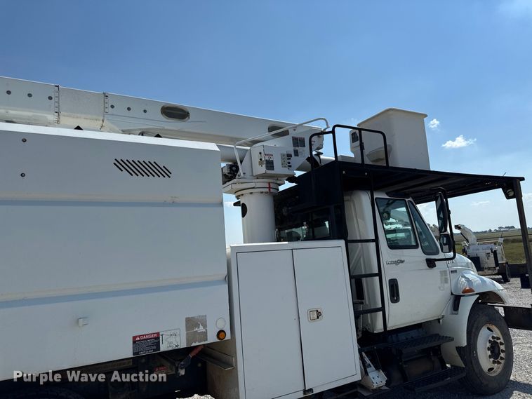 image for item DY8294 2013 International 4300 forestry bucket truck