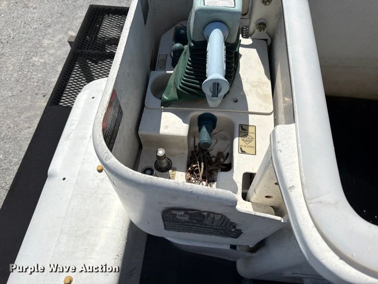 image for item DY8294 2013 International 4300 forestry bucket truck