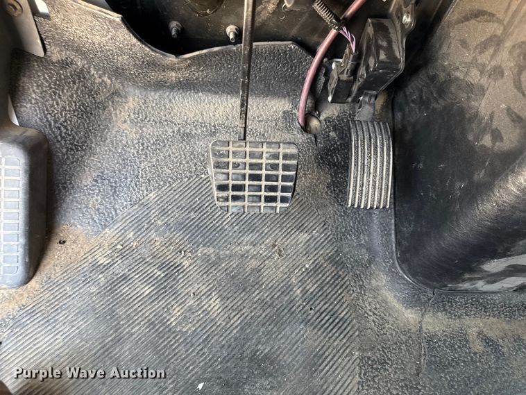 image for item DY8294 2013 International 4300 forestry bucket truck