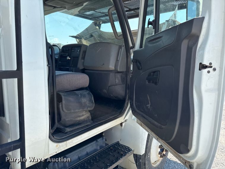 image for item DY8294 2013 International 4300 forestry bucket truck