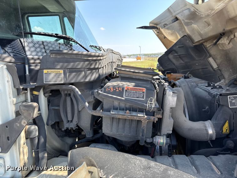 image for item DY8294 2013 International 4300 forestry bucket truck