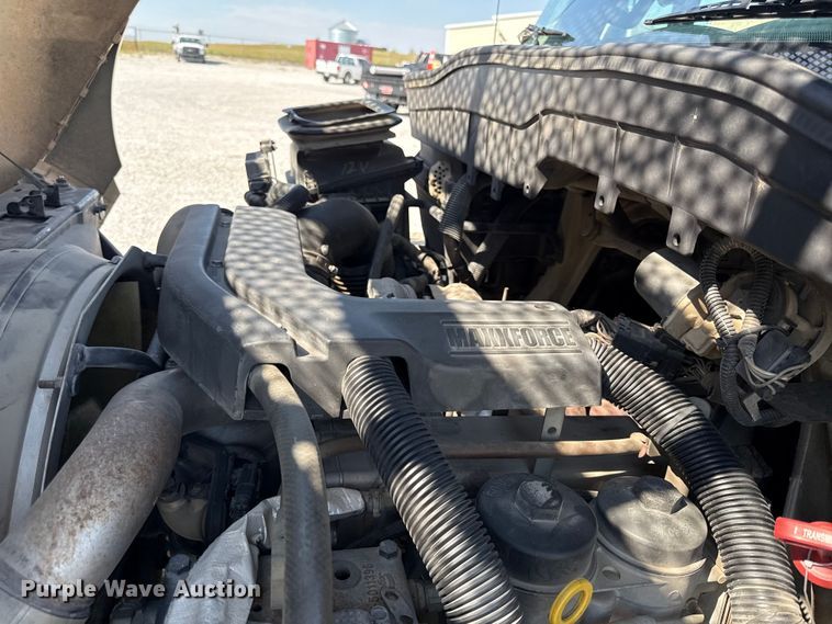 image for item DY8294 2013 International 4300 forestry bucket truck