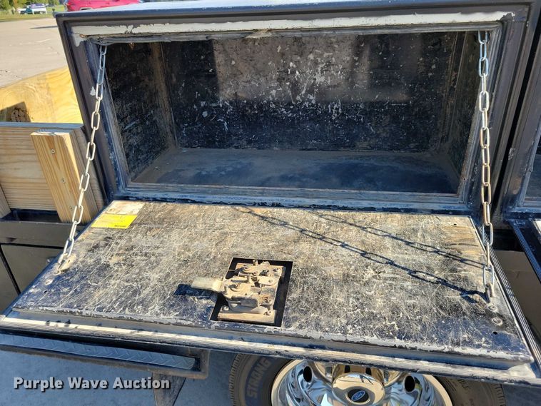 image for item DZ6731 2016 Ford F550 Super Duty utility / service truck