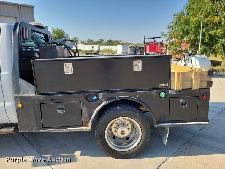 image for item DZ6731 2016 Ford F550 Super Duty utility / service truck