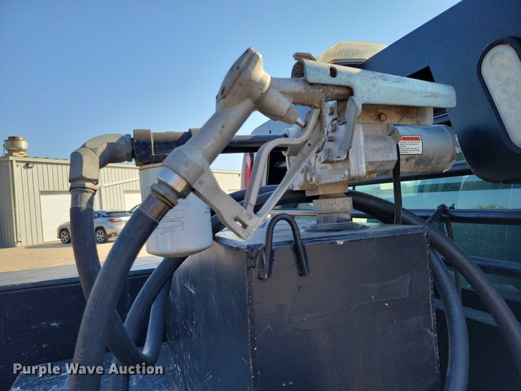 image for item DZ6731 2016 Ford F550 Super Duty utility / service truck