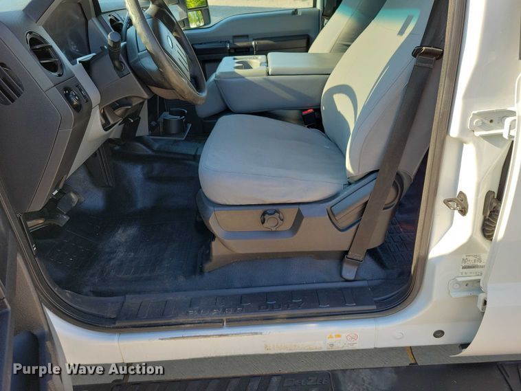 image for item DZ6731 2016 Ford F550 Super Duty utility / service truck