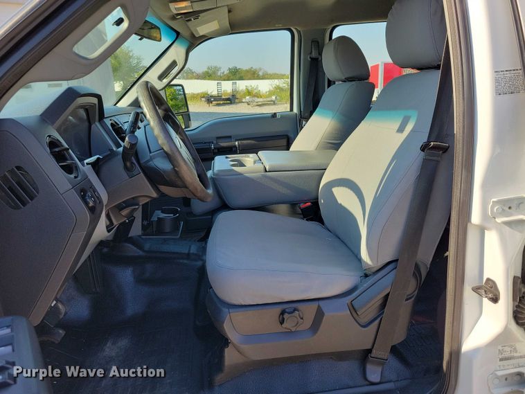 image for item DZ6731 2016 Ford F550 Super Duty utility / service truck