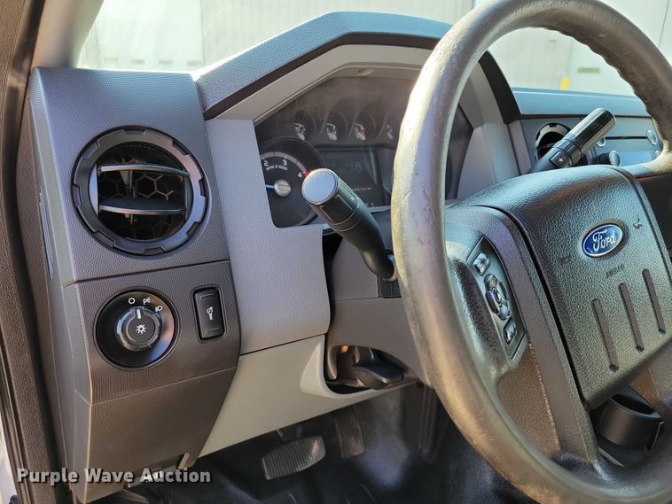 image for item DZ6731 2016 Ford F550 Super Duty utility / service truck