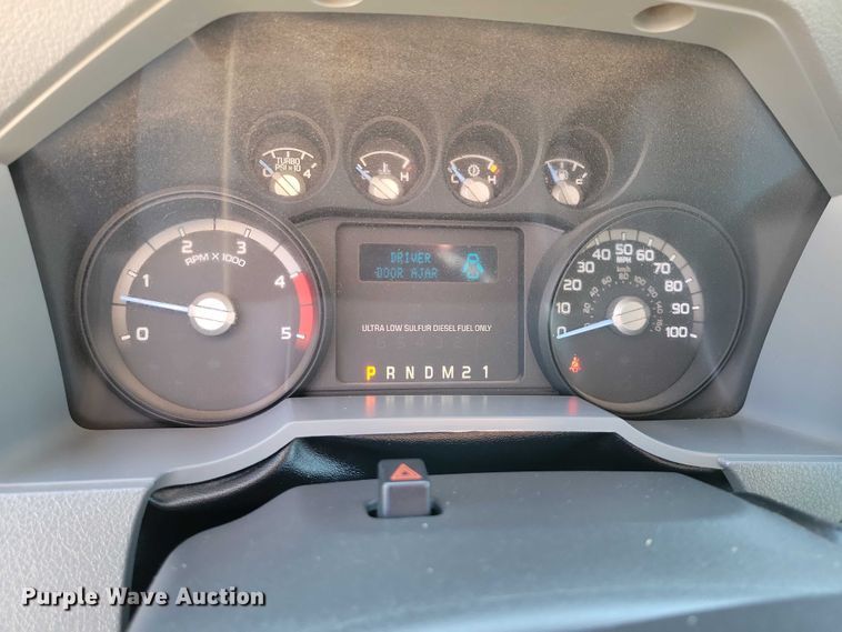 image for item DZ6731 2016 Ford F550 Super Duty utility / service truck