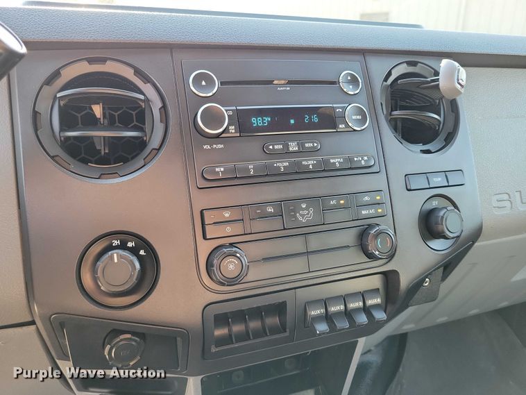 image for item DZ6731 2016 Ford F550 Super Duty utility / service truck