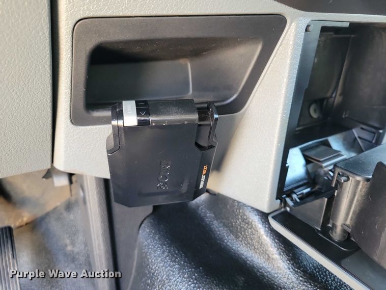 image for item DZ6731 2016 Ford F550 Super Duty utility / service truck