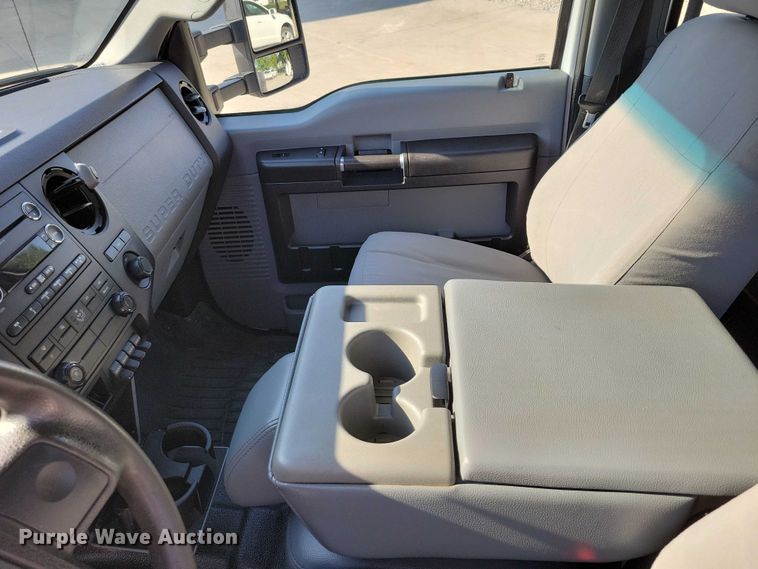 image for item DZ6731 2016 Ford F550 Super Duty utility / service truck